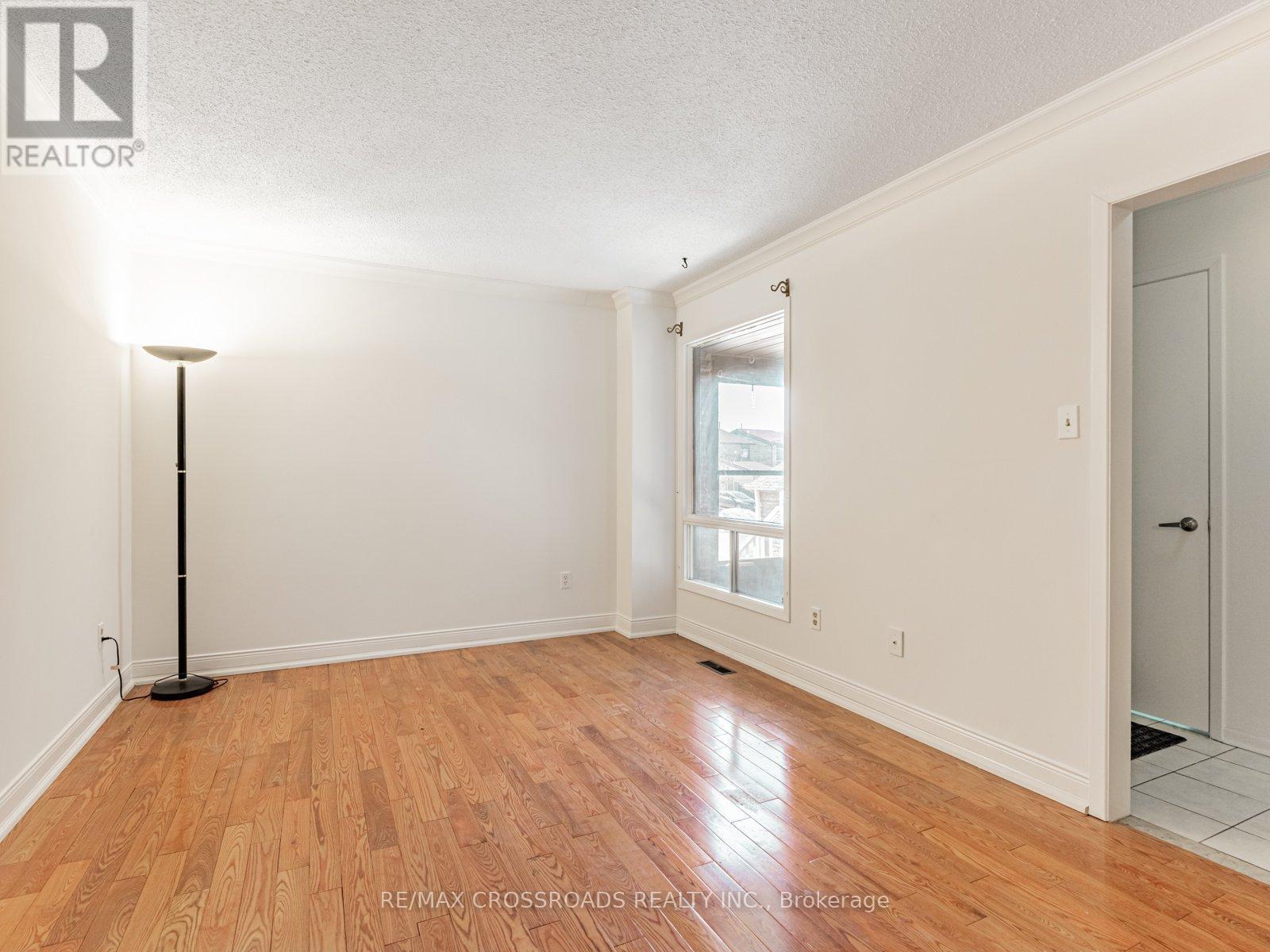 Property at 15 PEACHTREE PLACE image 3
