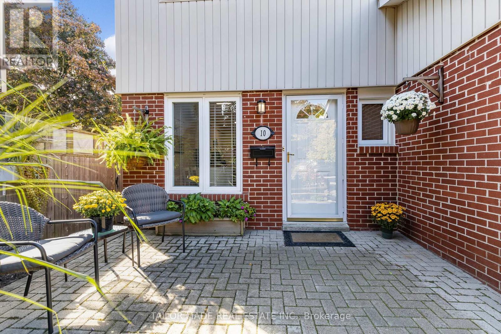 Property at 10 SHELBOURNE COURT image 3