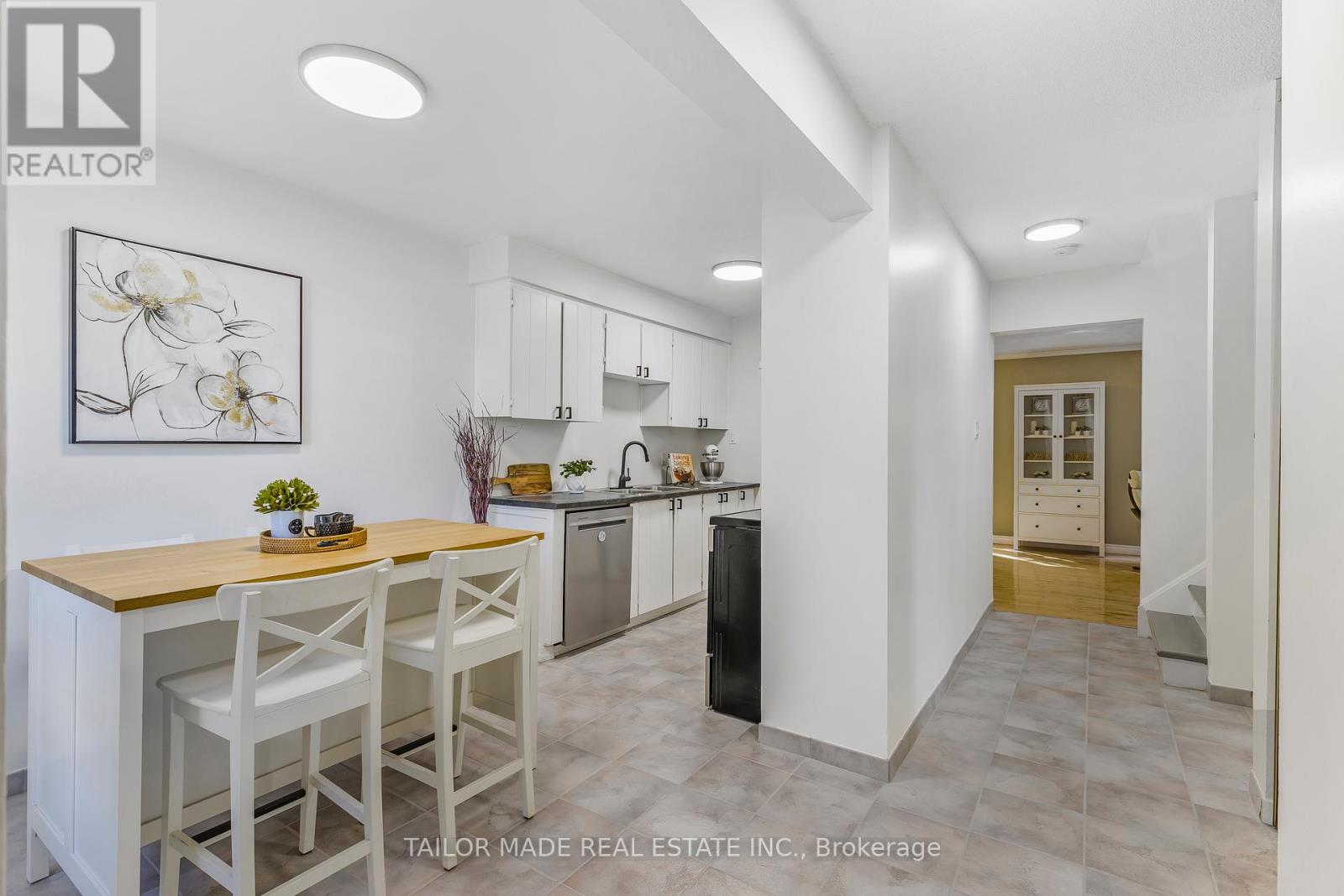 Property at 10 SHELBOURNE COURT image 5