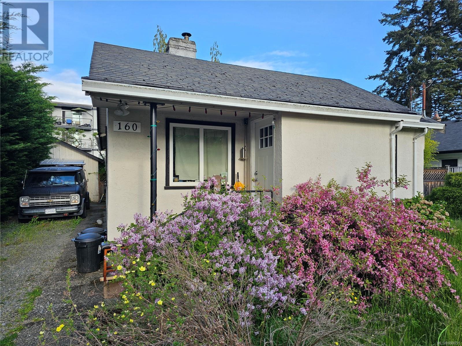Property at 160 PRICE Pl image 2