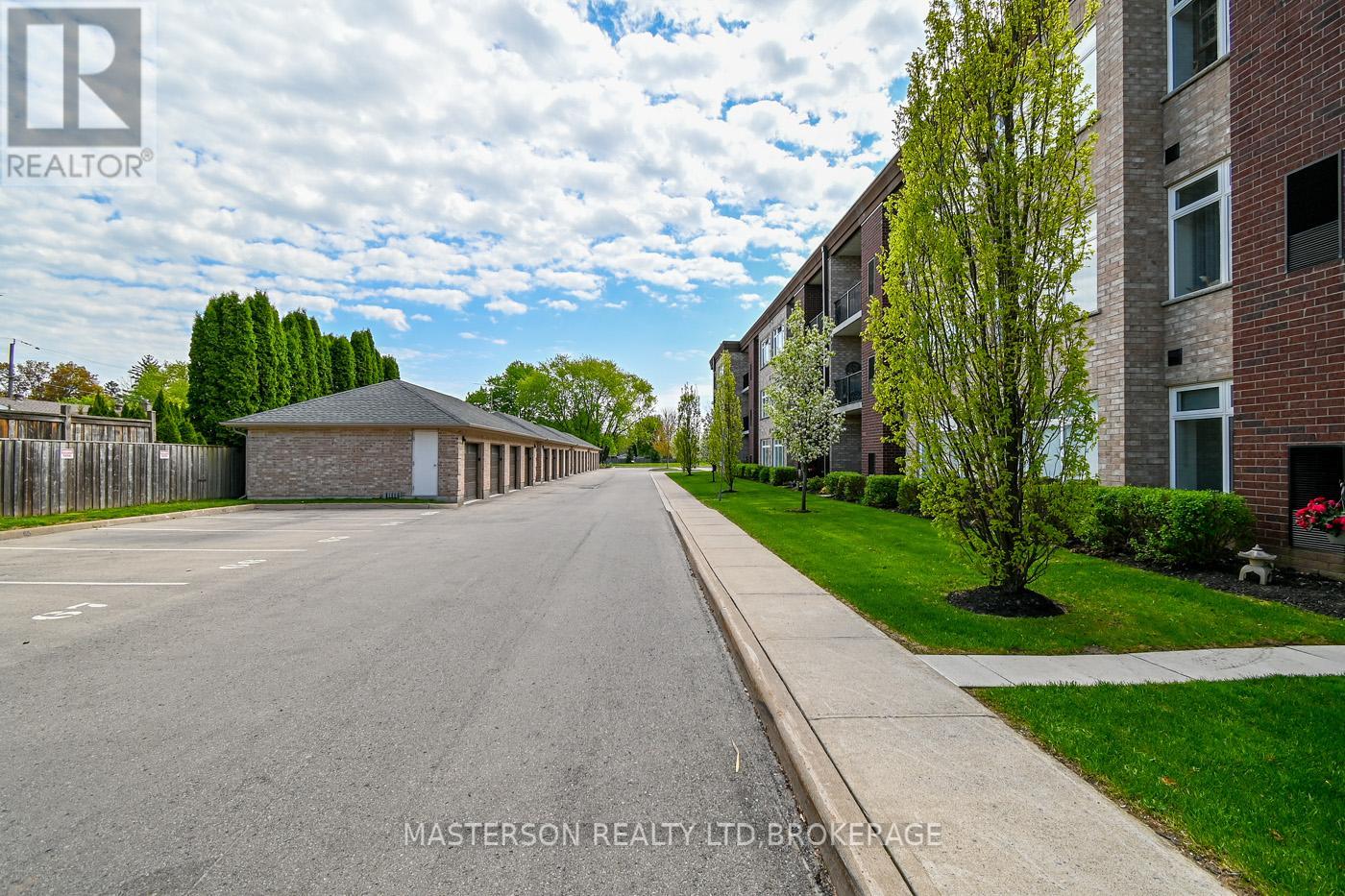 203 - 4644 Pettit Avenue, Niagara Falls (Morrison), Ontario  L2E 6L5 - Photo 4 - X12146287
