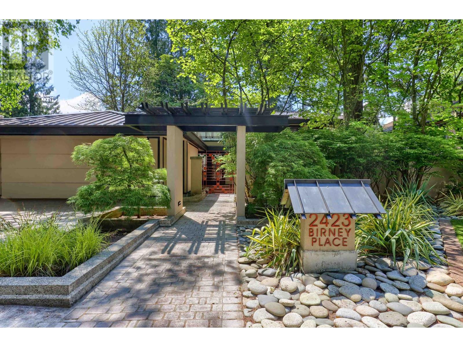 2423 BIRNEY PLACE, North Vancouver, British Columbia