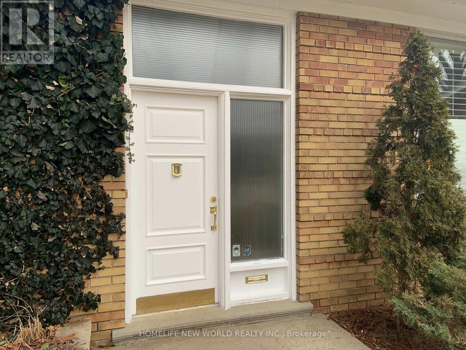 17 Palomino Crescent, Toronto, Ontario  M2K 1W2 - Photo 2 - C12146283