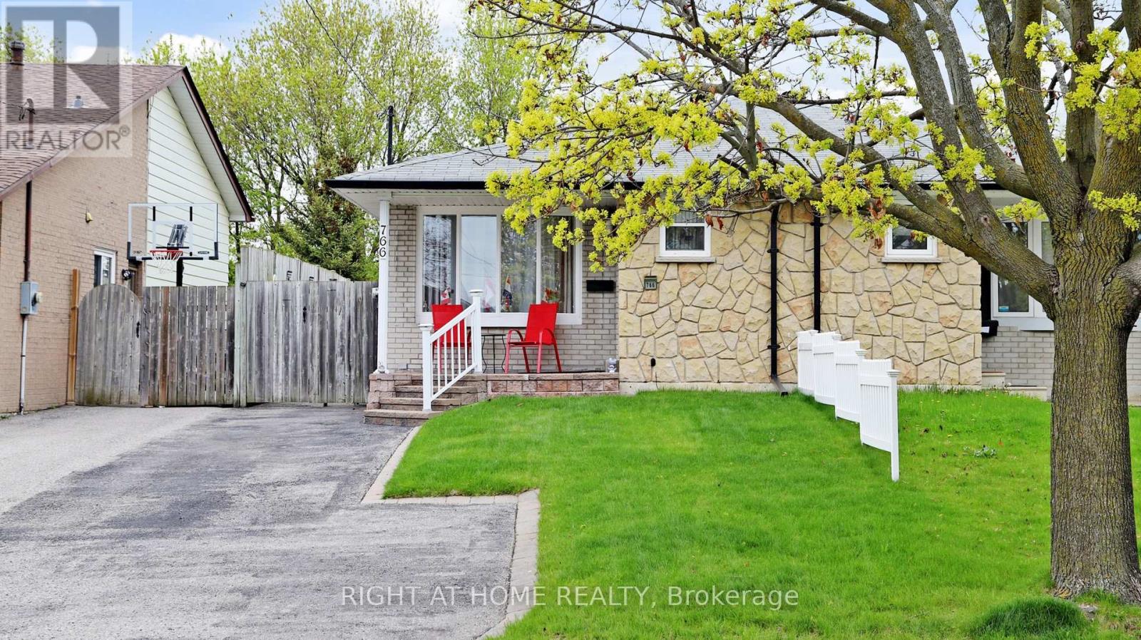 766 Kenora Avenue, Oshawa, Ontario  L1J 1K6 - Photo 1 - E12146297