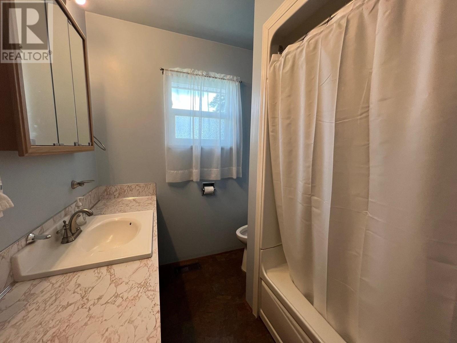 1008 Thomas Avenue, Coquitlam, British Columbia  V3K 2K3 - Photo 9 - R3002092