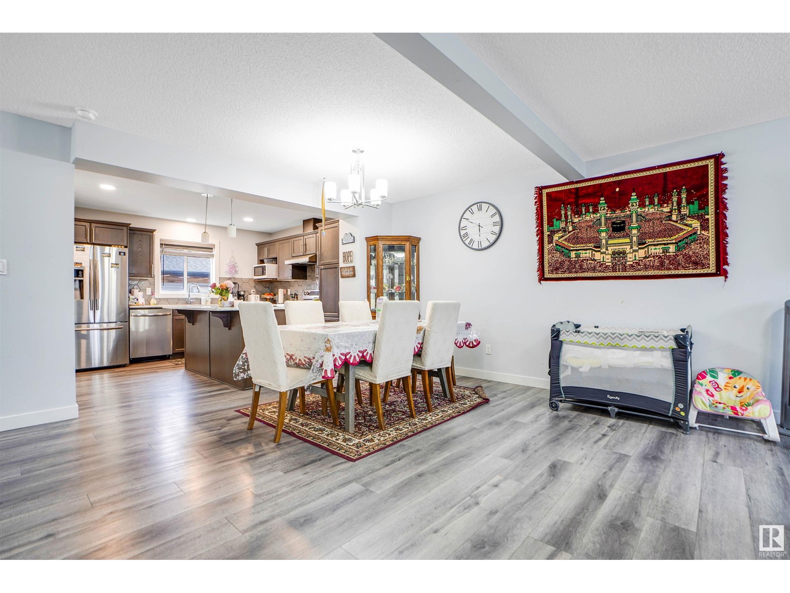 Property at 2611 14 AV NW image 4