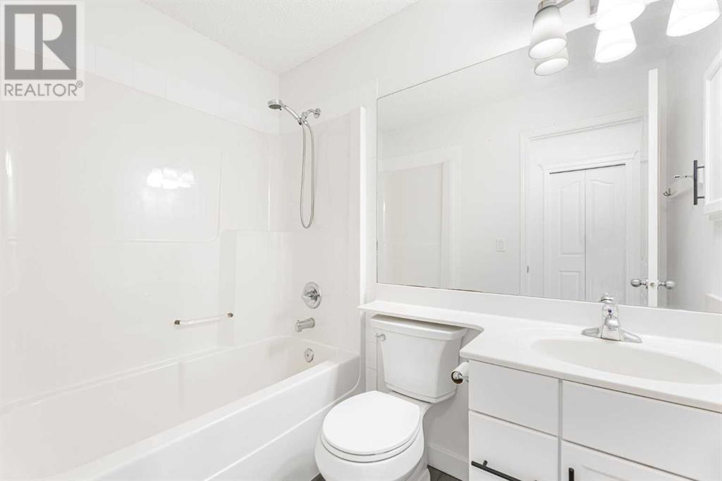 53 Strathlea Grove Sw, Calgary, Alberta  T3H 5C5 - Photo 41 - A2213324
