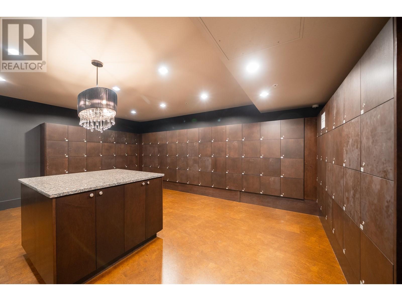 702 2959 Glen Drive, Coquitlam, British Columbia  V3B 0B8 - Photo 8 - R2987227