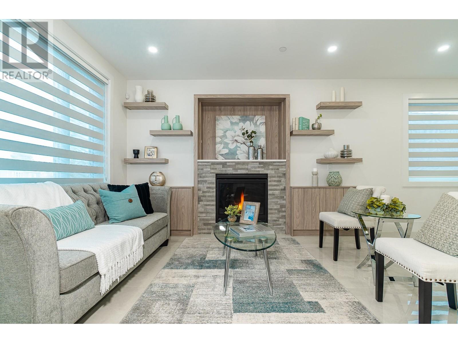 Listing Picture 3 of 38 : 2792 E 49TH AVENUE, Vancouver / 溫哥華 - 魯藝地產 Yvonne Lu Group - MLS Medallion Club Member