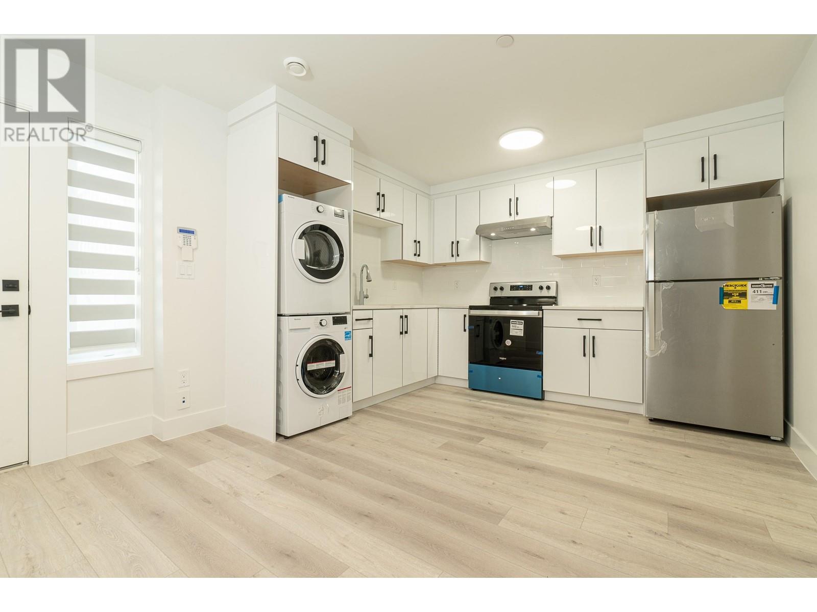 Listing Picture 28 of 38 : 2792 E 49TH AVENUE, Vancouver / 溫哥華 - 魯藝地產 Yvonne Lu Group - MLS Medallion Club Member
