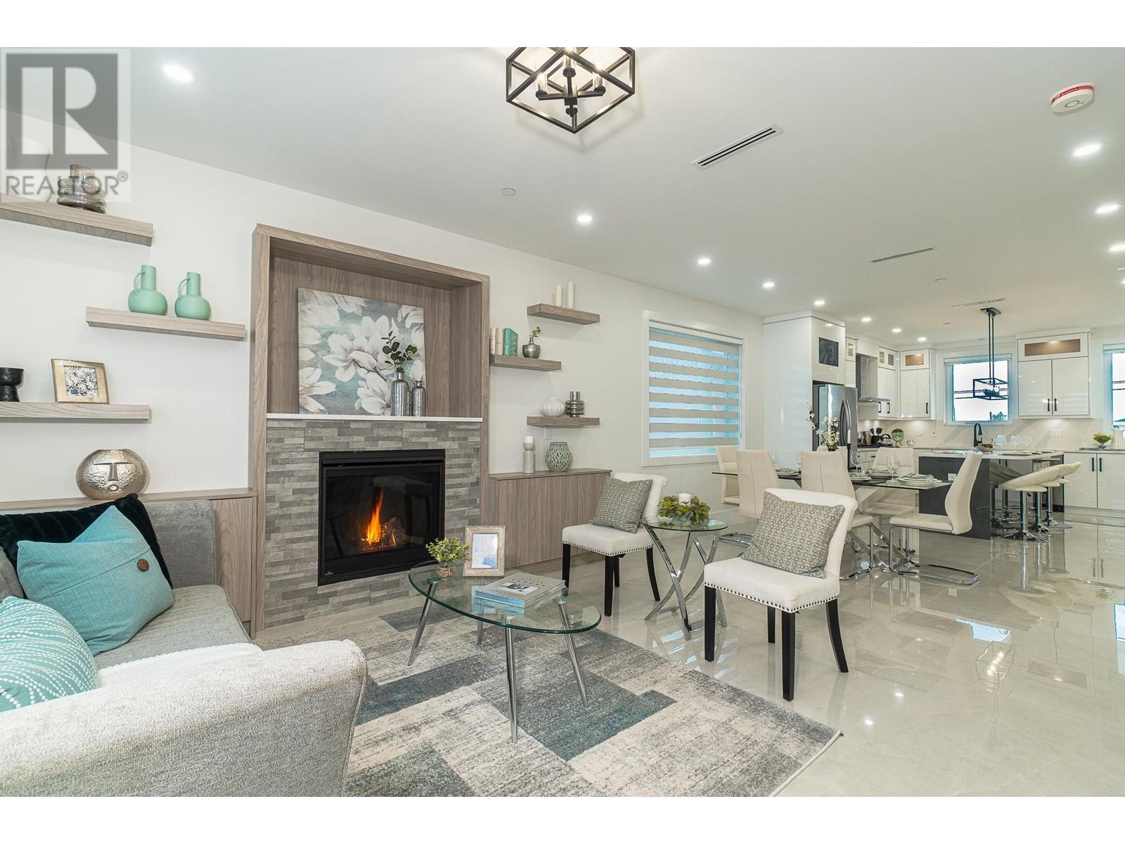 Listing Picture 2 of 38 : 2792 E 49TH AVENUE, Vancouver / 溫哥華 - 魯藝地產 Yvonne Lu Group - MLS Medallion Club Member