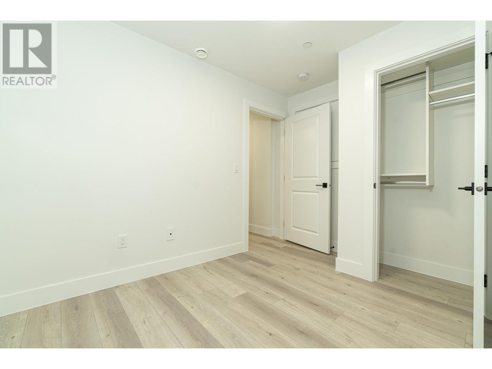 Listing Picture 32 of 38 : 2792 E 49TH AVENUE, Vancouver / 溫哥華 - 魯藝地產 Yvonne Lu Group - MLS Medallion Club Member