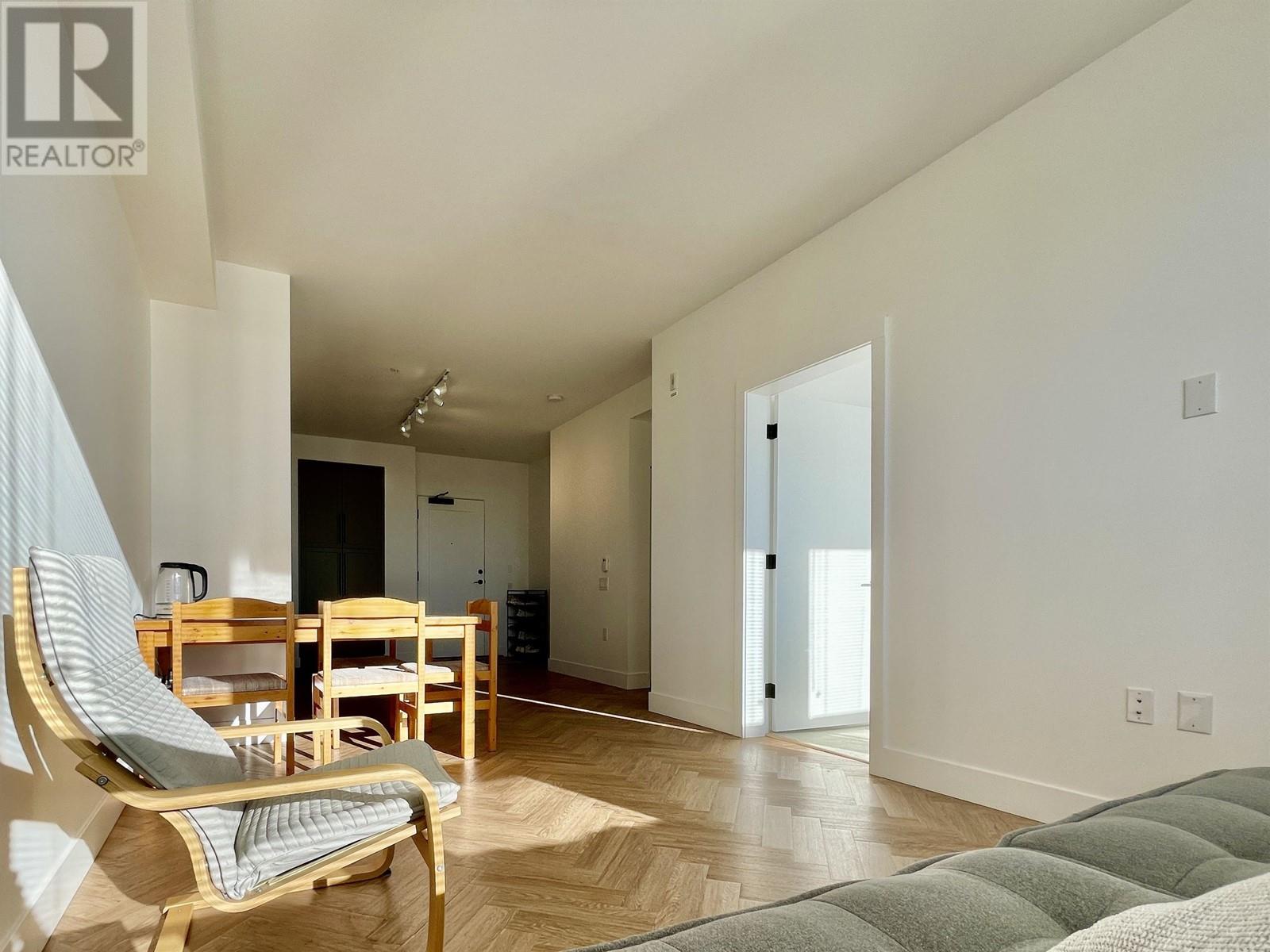 Listing Picture 16 of 22 : 309 9228 SLOPES MEWS, Burnaby / 本拿比 - 魯藝地產 Yvonne Lu Group - MLS Medallion Club Member