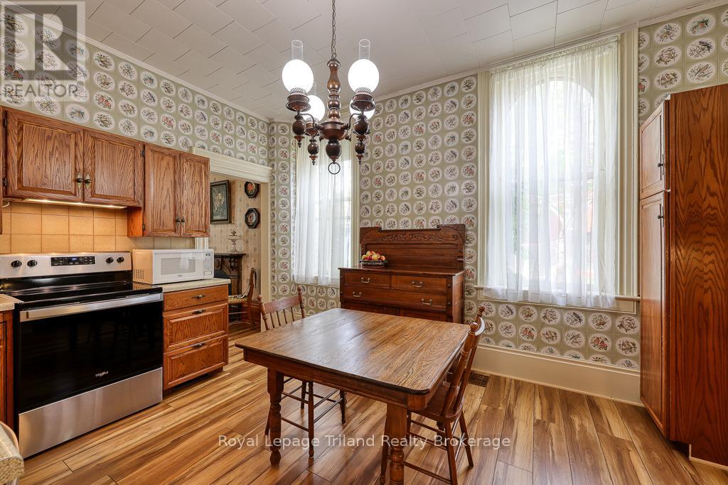 94 Rolph Street, Tillsonburg, Ontario  N4G 3Y4 - Photo 14 - X12146351
