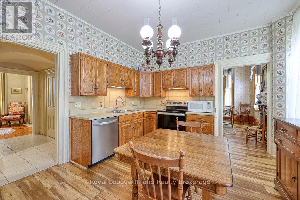 94 Rolph Street, Tillsonburg, Ontario  N4G 3Y4 - Photo 15 - X12146351