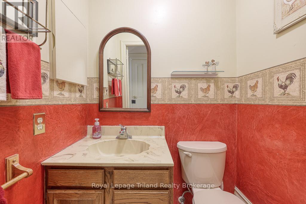 94 Rolph Street, Tillsonburg, Ontario  N4G 3Y4 - Photo 20 - X12146351