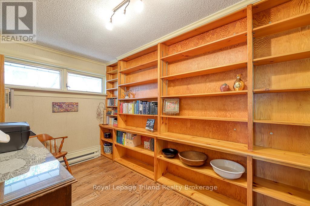 94 Rolph Street, Tillsonburg, Ontario  N4G 3Y4 - Photo 27 - X12146351