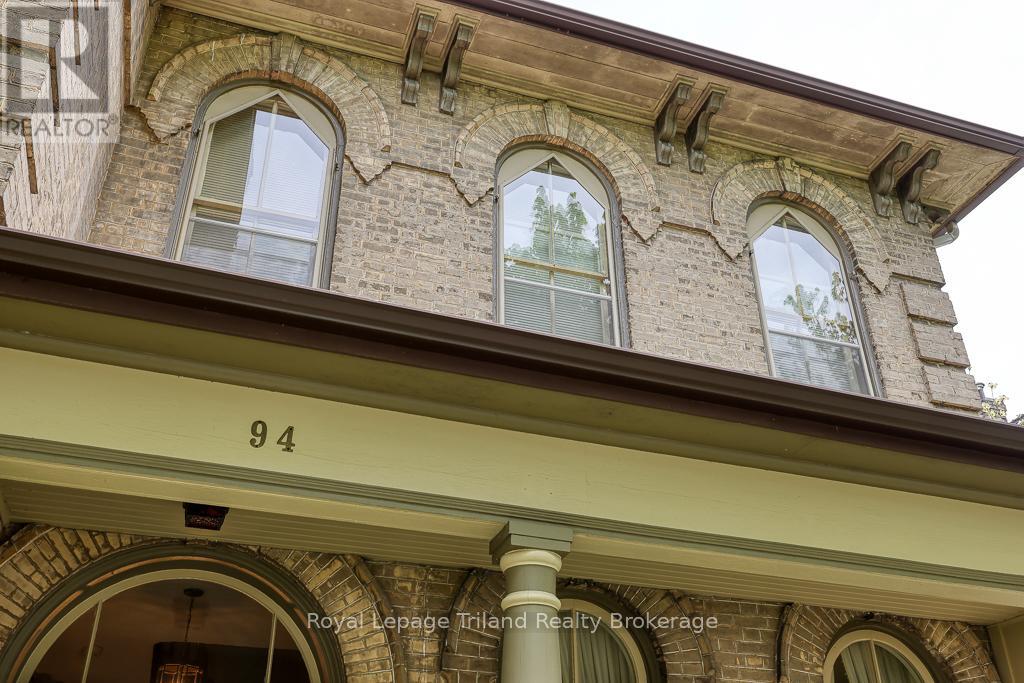 94 Rolph Street, Tillsonburg, Ontario  N4G 3Y4 - Photo 3 - X12146351