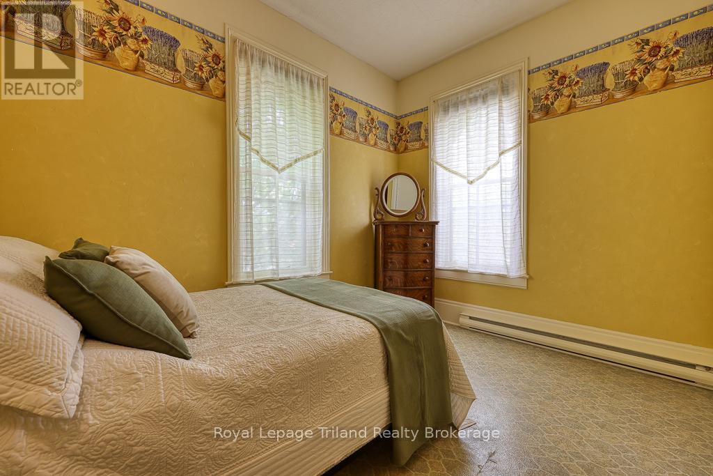 94 Rolph Street, Tillsonburg, Ontario  N4G 3Y4 - Photo 34 - X12146351