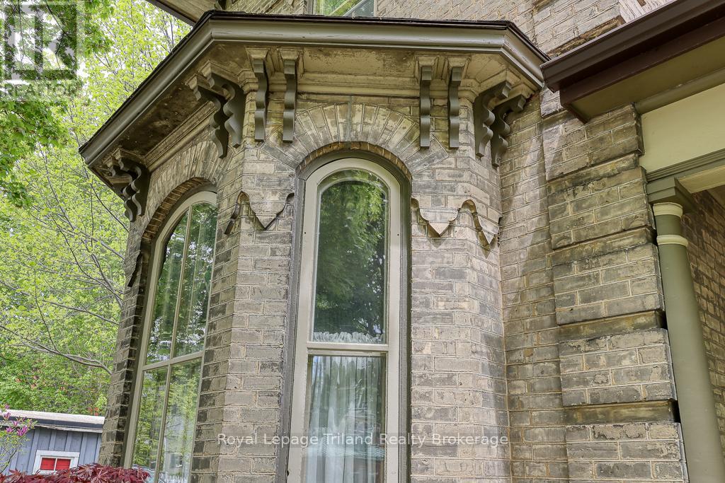 94 Rolph Street, Tillsonburg, Ontario  N4G 3Y4 - Photo 4 - X12146351