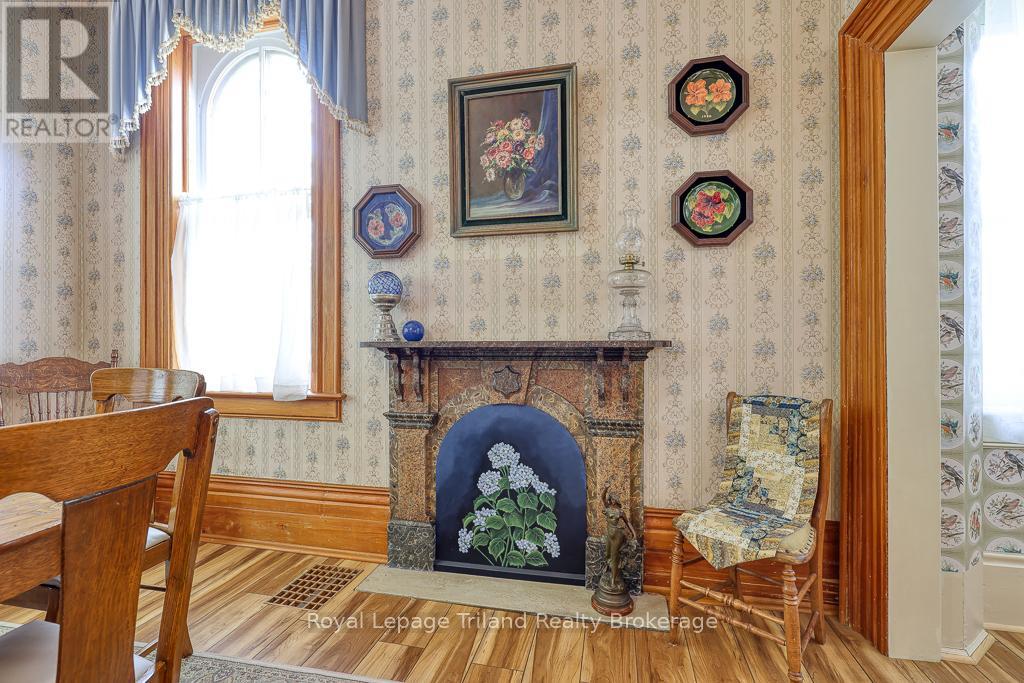 94 Rolph Street, Tillsonburg, Ontario  N4G 3Y4 - Photo 8 - X12146351