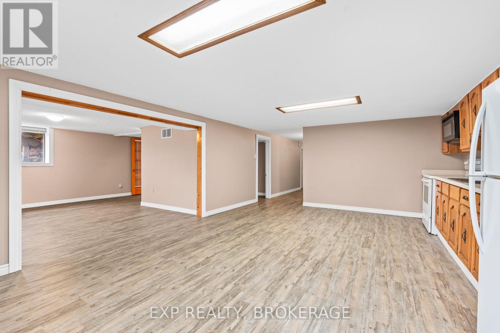103 Willowbank Road E, Front Of Leeds & Seeleys Bay, Ontario  K7G 2V5 - Photo 35 - X12146343