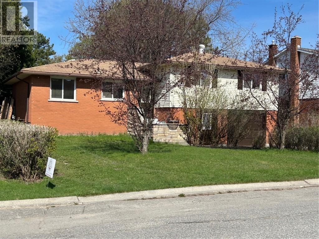 Property at 1209 Voyageur Street image 2