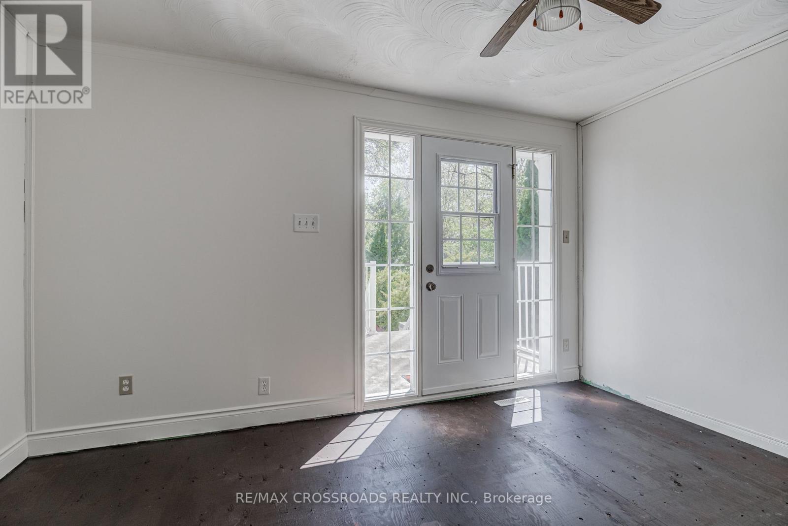 89 Wembley Drive, Toronto (Woodbine Corridor), Ontario  M4L 3C9 - Photo 12 - E12146300