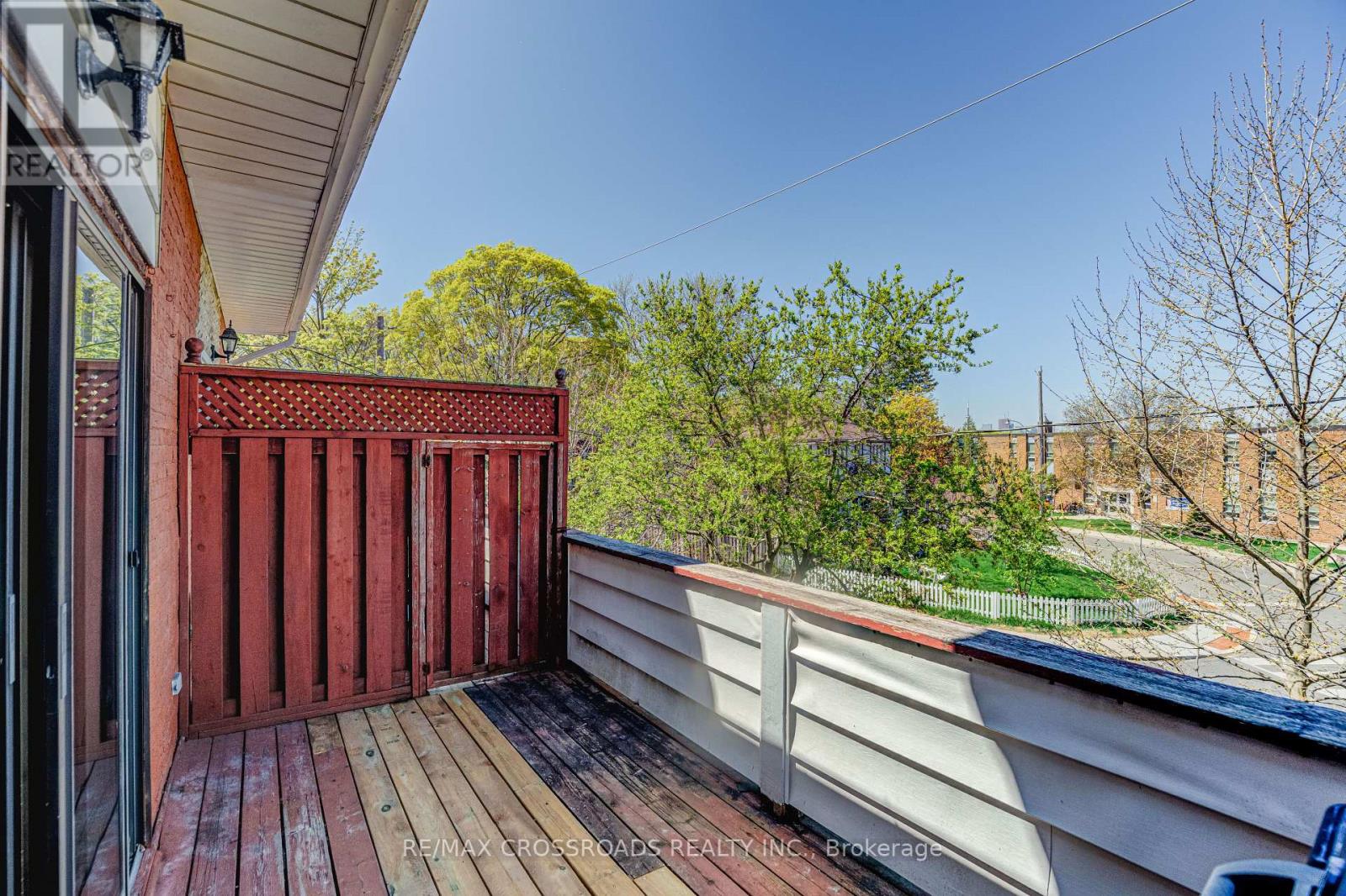 89 Wembley Drive, Toronto (Woodbine Corridor), Ontario  M4L 3C9 - Photo 23 - E12146300