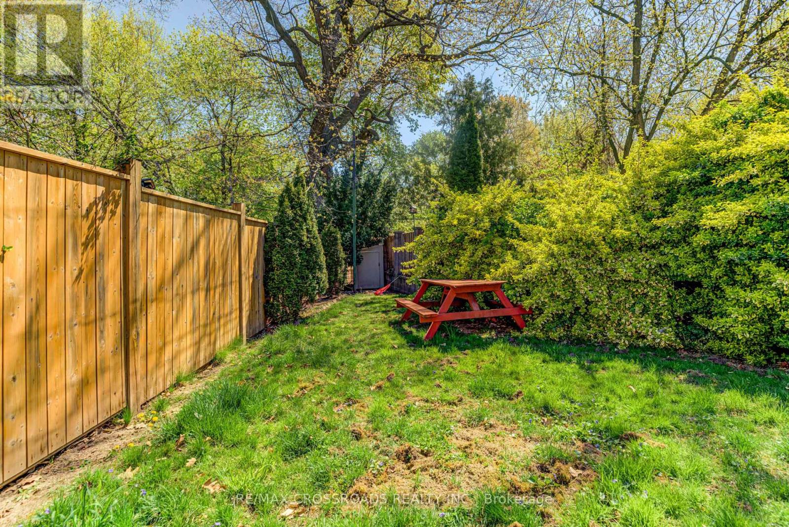 89 Wembley Drive, Toronto (Woodbine Corridor), Ontario  M4L 3C9 - Photo 42 - E12146300