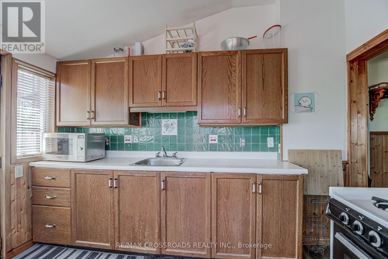 89 Wembley Drive, Toronto (Woodbine Corridor), Ontario  M4L 3C9 - Photo 33 - E12146300