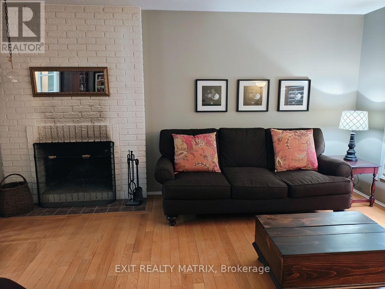 Property at 101 - 2111 MONTREAL ROAD image 3