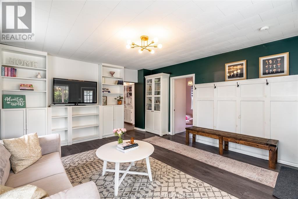 Property at 157 STANLEY AVENUE image 3