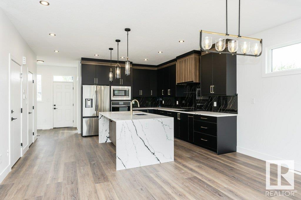 Property at 7607 98 AV NW image 3