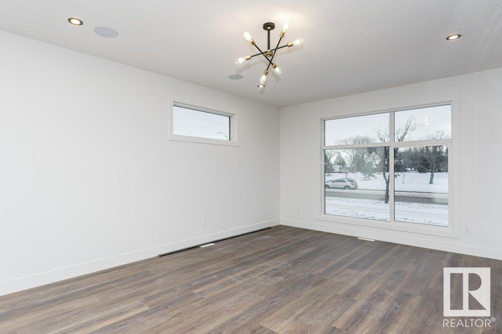 Property at 7607 98 AV NW image 2