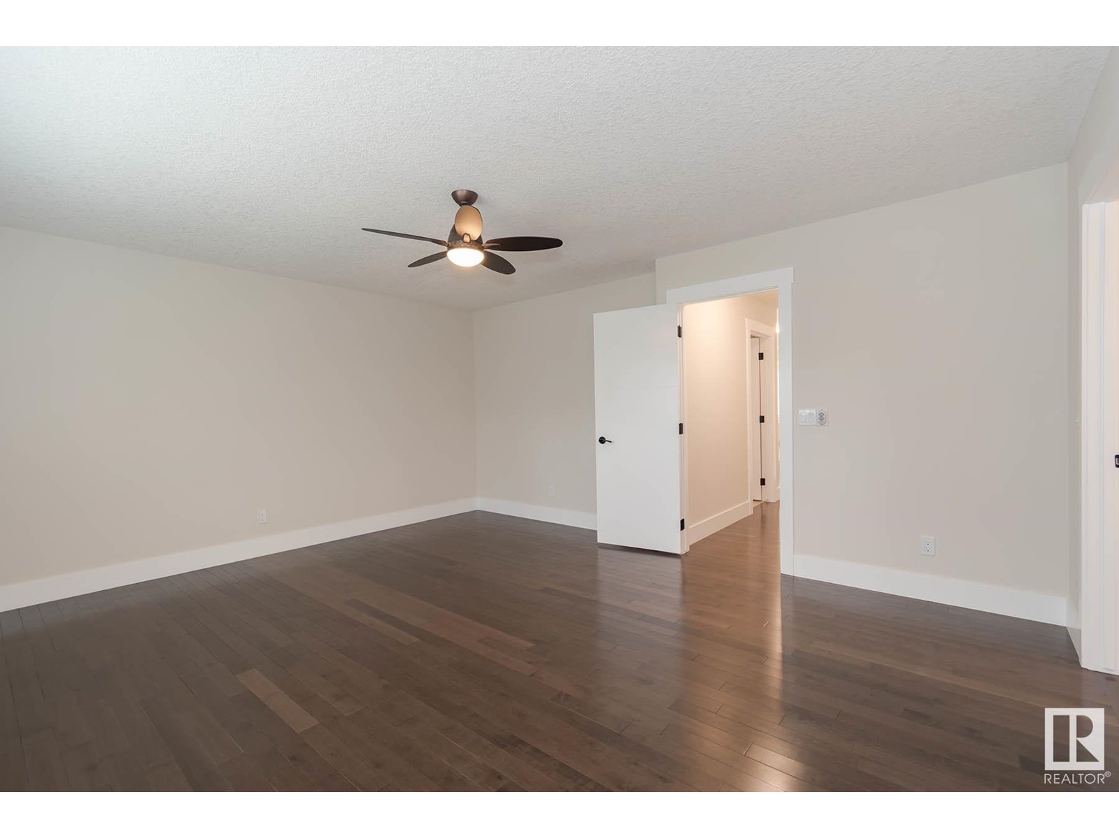 9040 92 St Nw, Edmonton, Alberta  T6C 3R2 - Photo 21 - E4436270