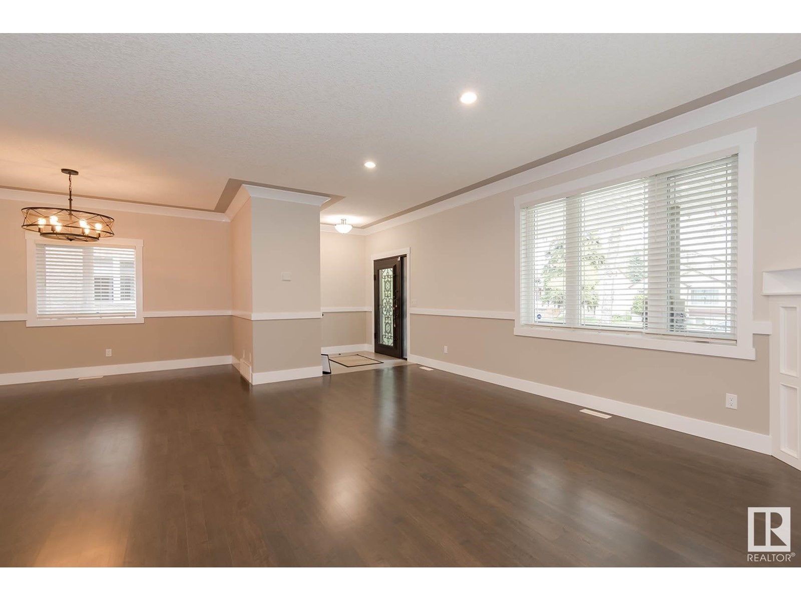 9040 92 St Nw, Edmonton, Alberta  T6C 3R2 - Photo 3 - E4436270