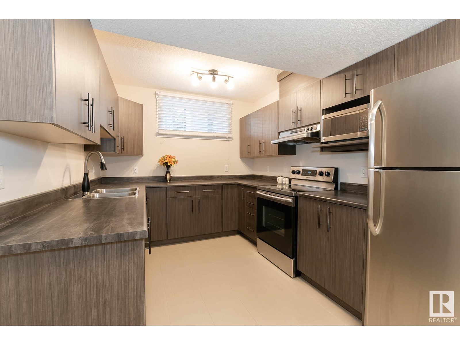 9040 92 St Nw, Edmonton, Alberta  T6C 3R2 - Photo 41 - E4436270
