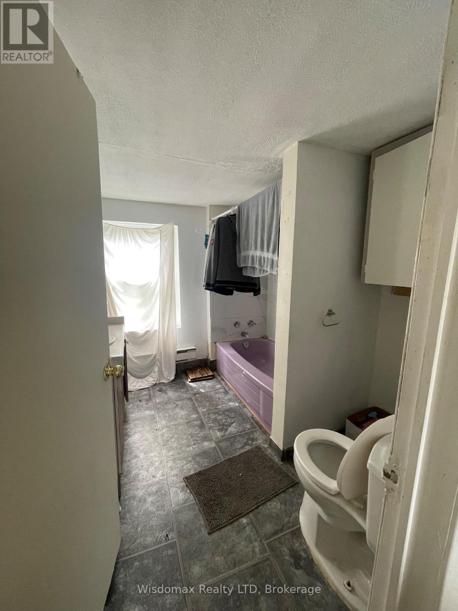 1819 Thompson Road, Fort Erie, Ontario  L2A 5M4 - Photo 13 - X12131736