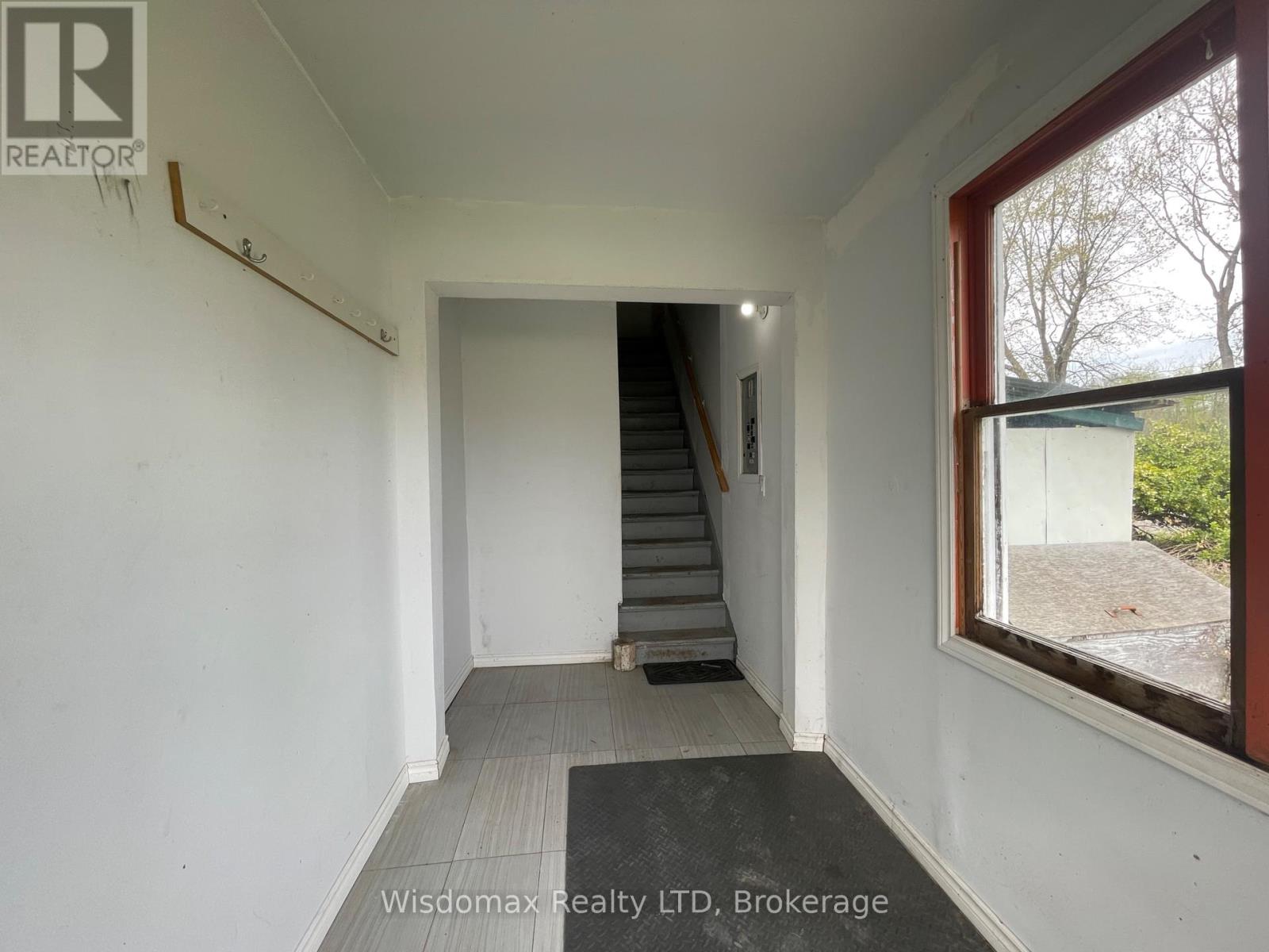 1819 Thompson Road, Fort Erie, Ontario  L2A 5M4 - Photo 9 - X12131736