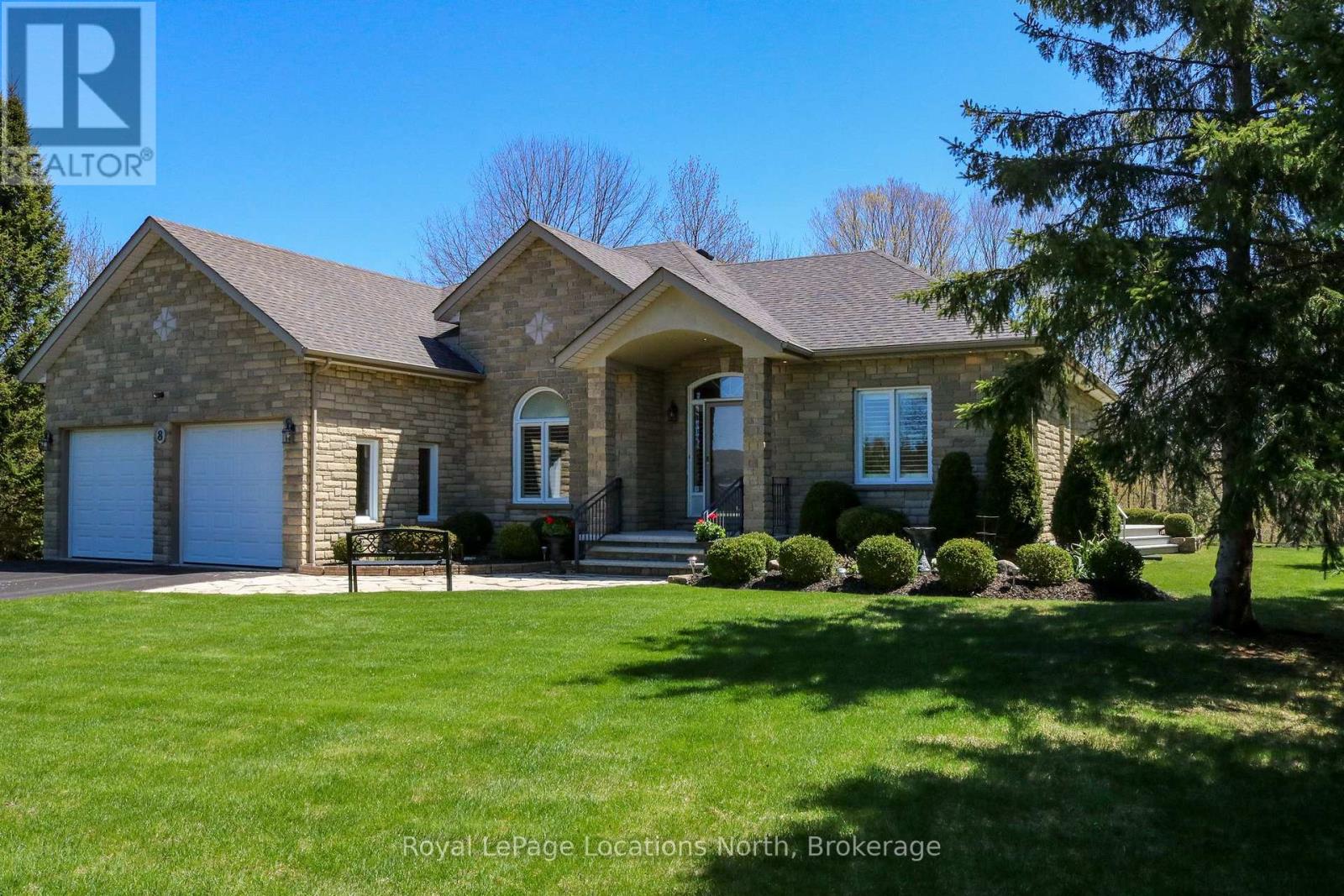 8 HILLIER COURT, Wasaga Beach, Ontario