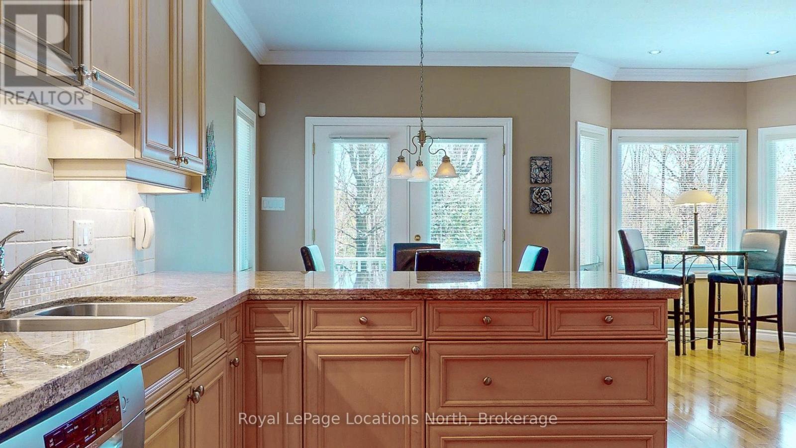 8 Hillier Court, Wasaga Beach, Ontario  L9Z 1J8 - Photo 17 - S12146382