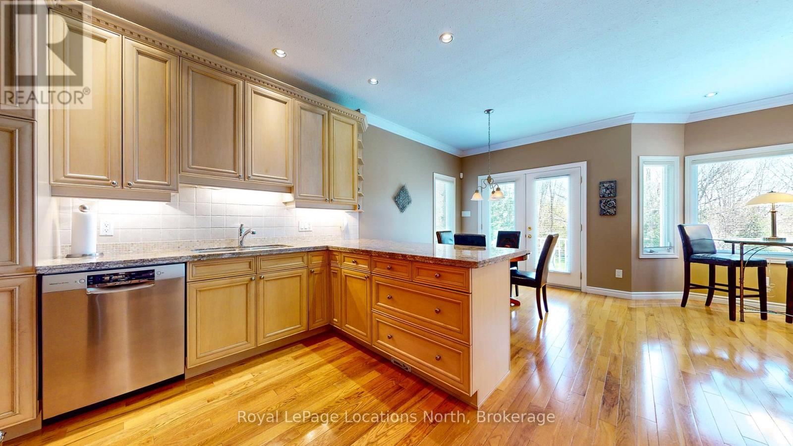 8 Hillier Court, Wasaga Beach, Ontario  L9Z 1J8 - Photo 18 - S12146382