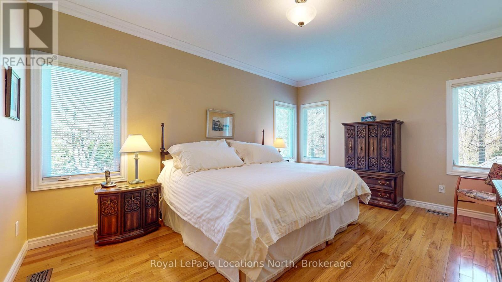 8 Hillier Court, Wasaga Beach, Ontario  L9Z 1J8 - Photo 34 - S12146382