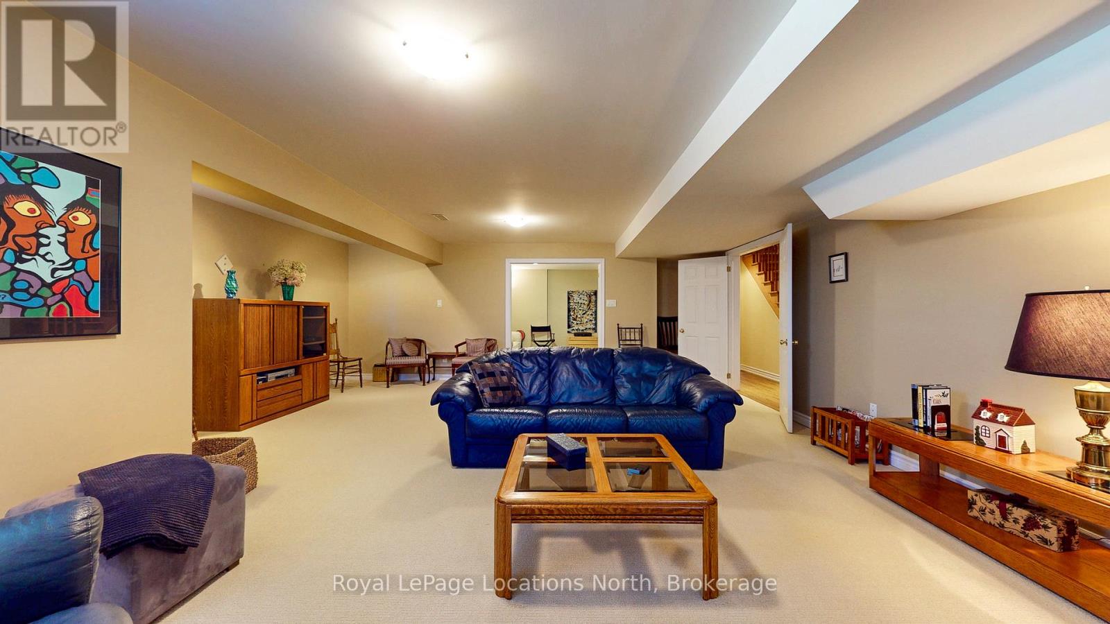 8 Hillier Court, Wasaga Beach, Ontario  L9Z 1J8 - Photo 48 - S12146382