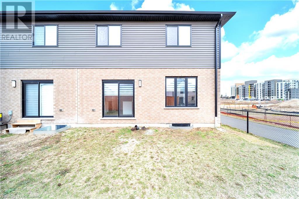 154 Otterbein Road, Kitchener, Ontario  N2B 0A8 - Photo 6 - 40728020
