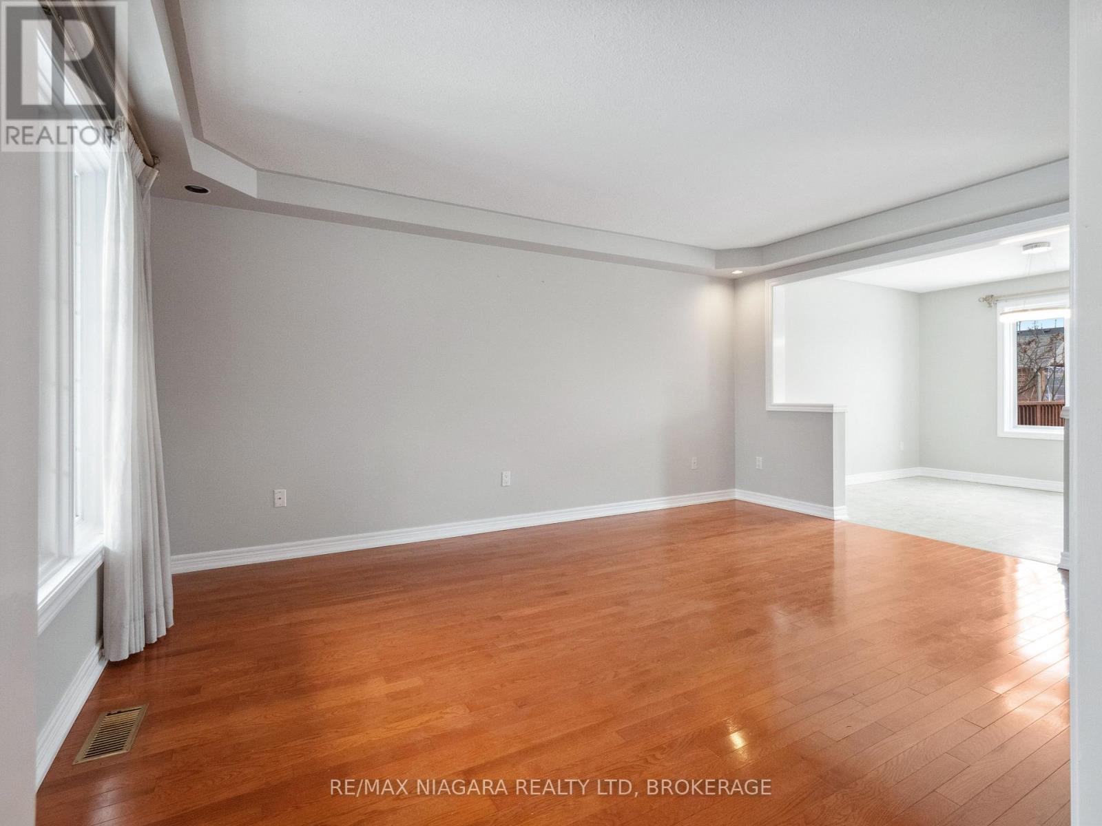 Property at 66 HUNTER DRIVE image 4