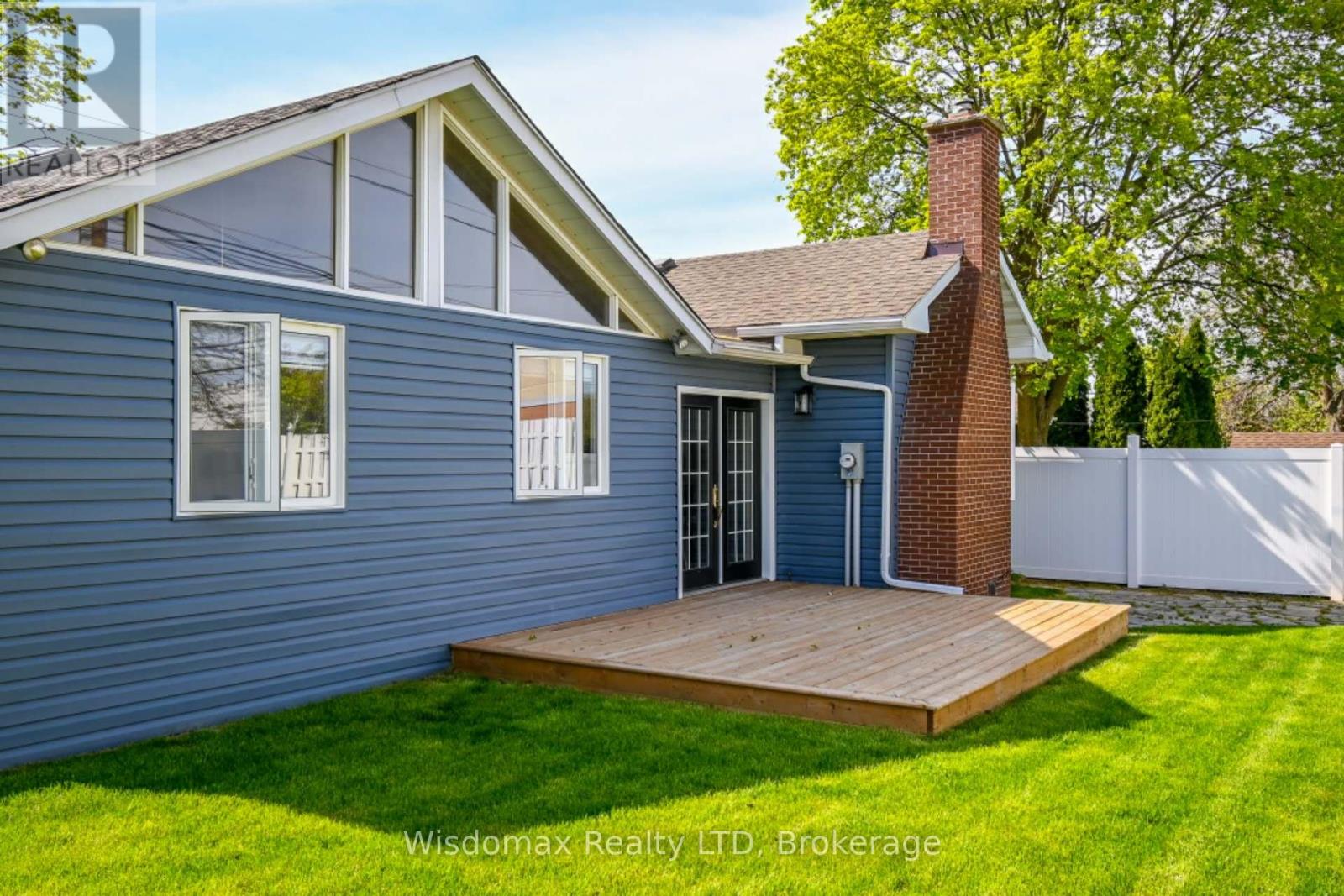 73 Jacobson Avenue, St. Catharines (Glendale/glenridge), Ontario  L2T 3A2 - Photo 19 - X12146357