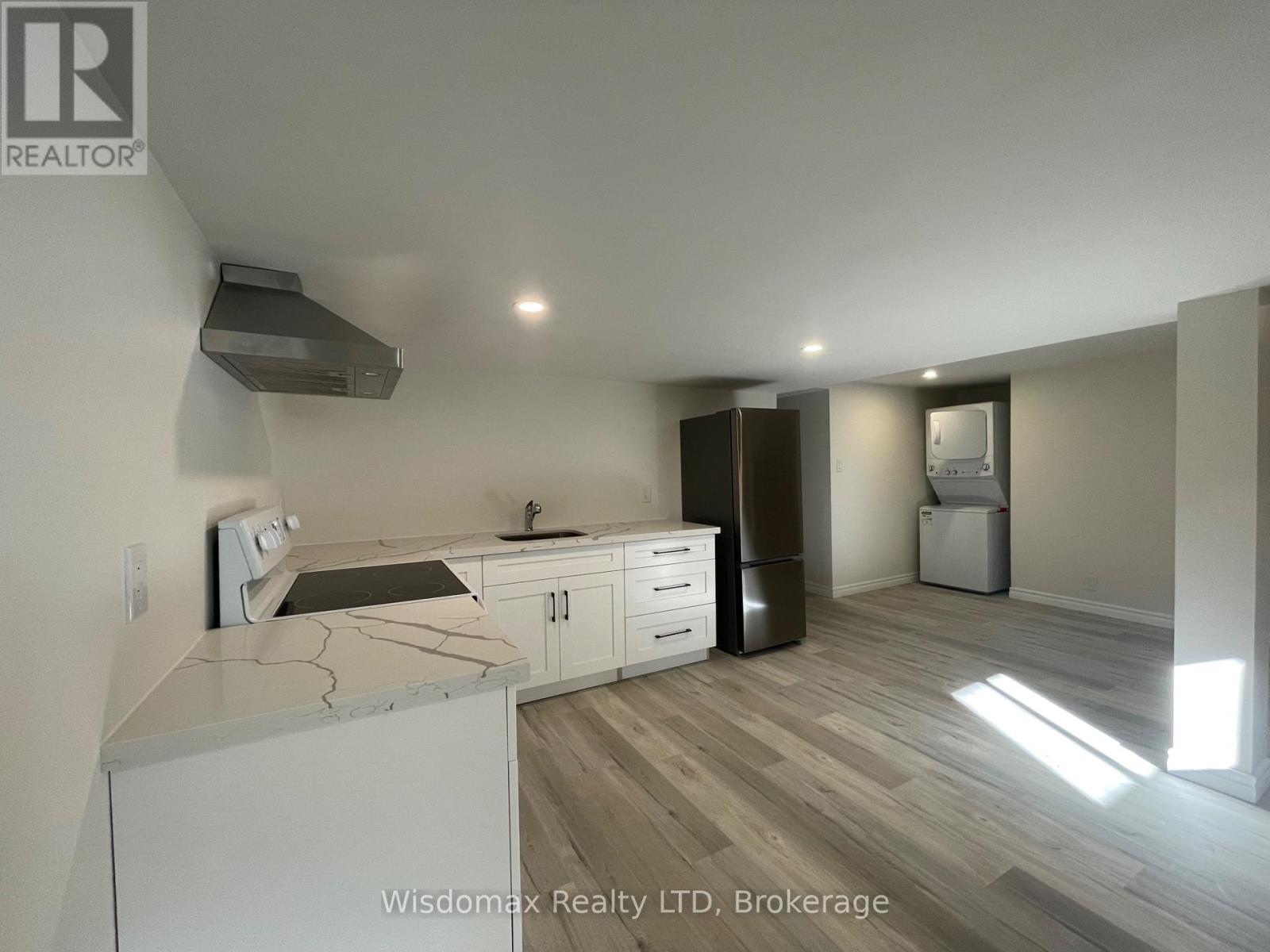 73 Jacobson Avenue, St. Catharines (Glendale/glenridge), Ontario  L2T 3A2 - Photo 25 - X12146357