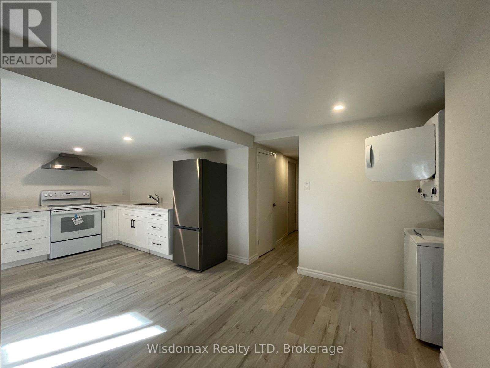 73 Jacobson Avenue, St. Catharines (Glendale/glenridge), Ontario  L2T 3A2 - Photo 28 - X12146357